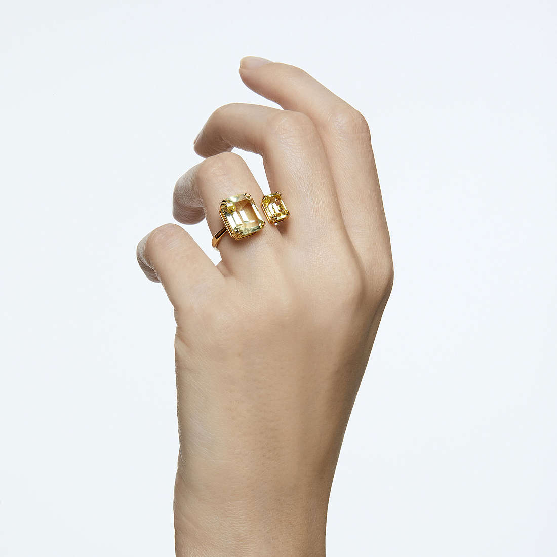 Swarovski rings Millenia woman 5608997 wearing