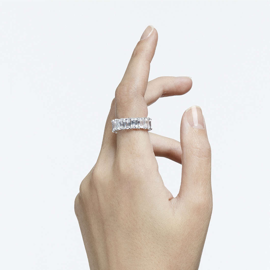 Swarovski rings Vittore woman 5562129 wearing