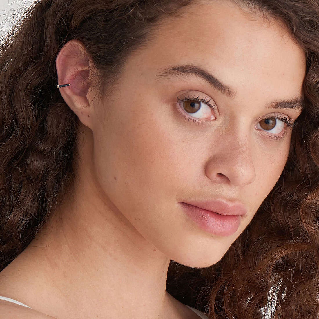 Ania Haie earrings Bright Future woman E031-05G-B wearing