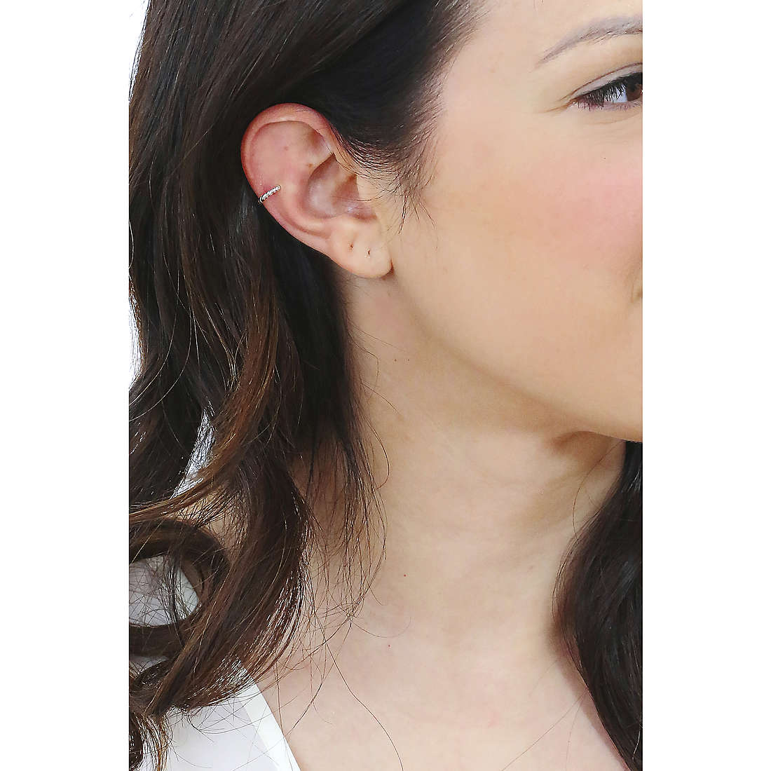Ania Haie earrings Ropes & Dream woman E036-06H wearing