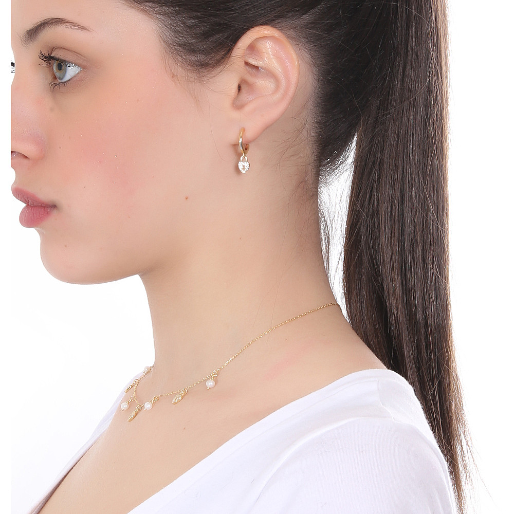 Boccadamo earrings Gaya woman GM005D wearing