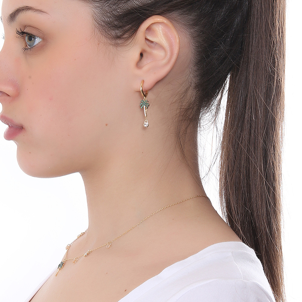 Boccadamo earrings Gaya woman GM015D wearing