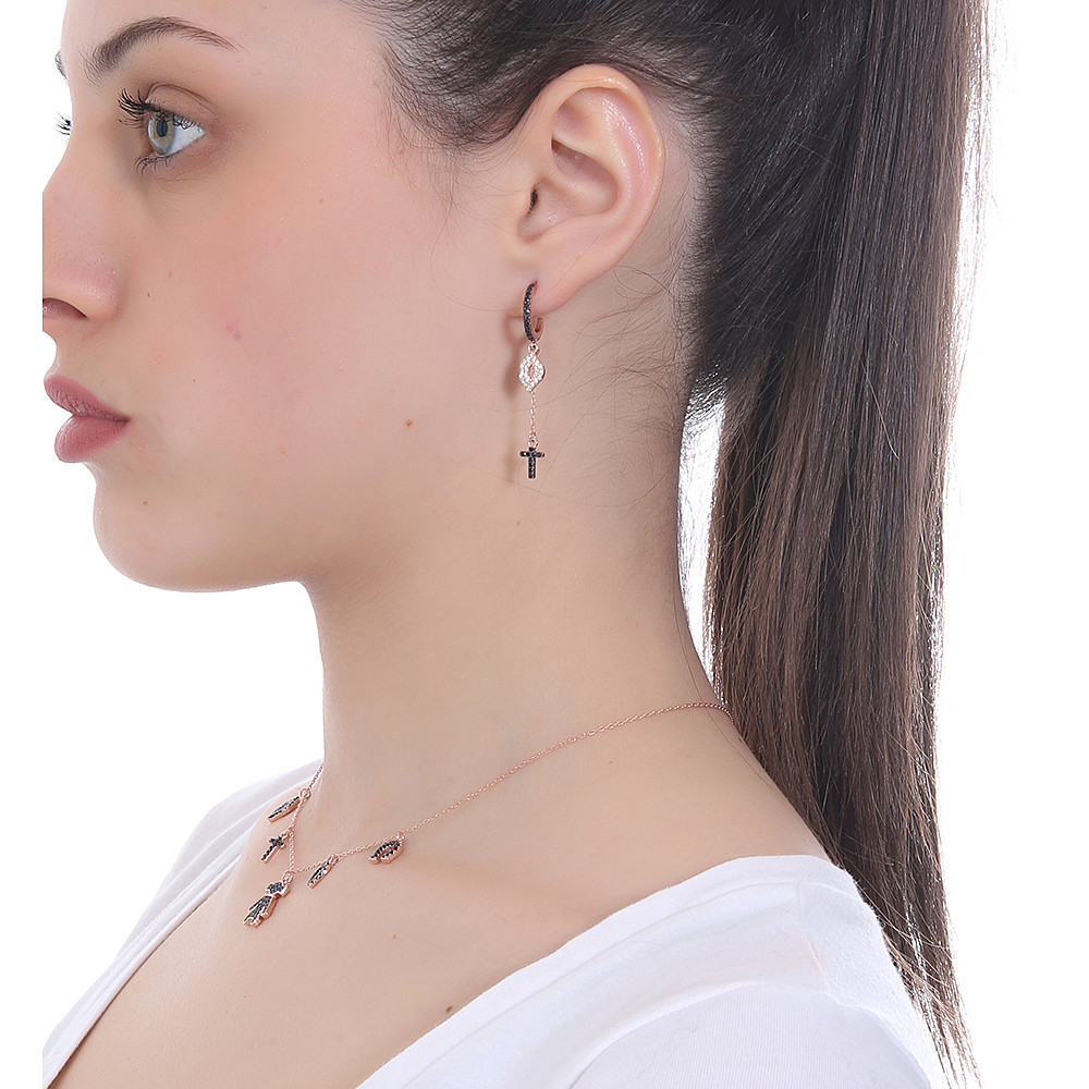 Boccadamo earrings Gaya woman GM043RS wearing