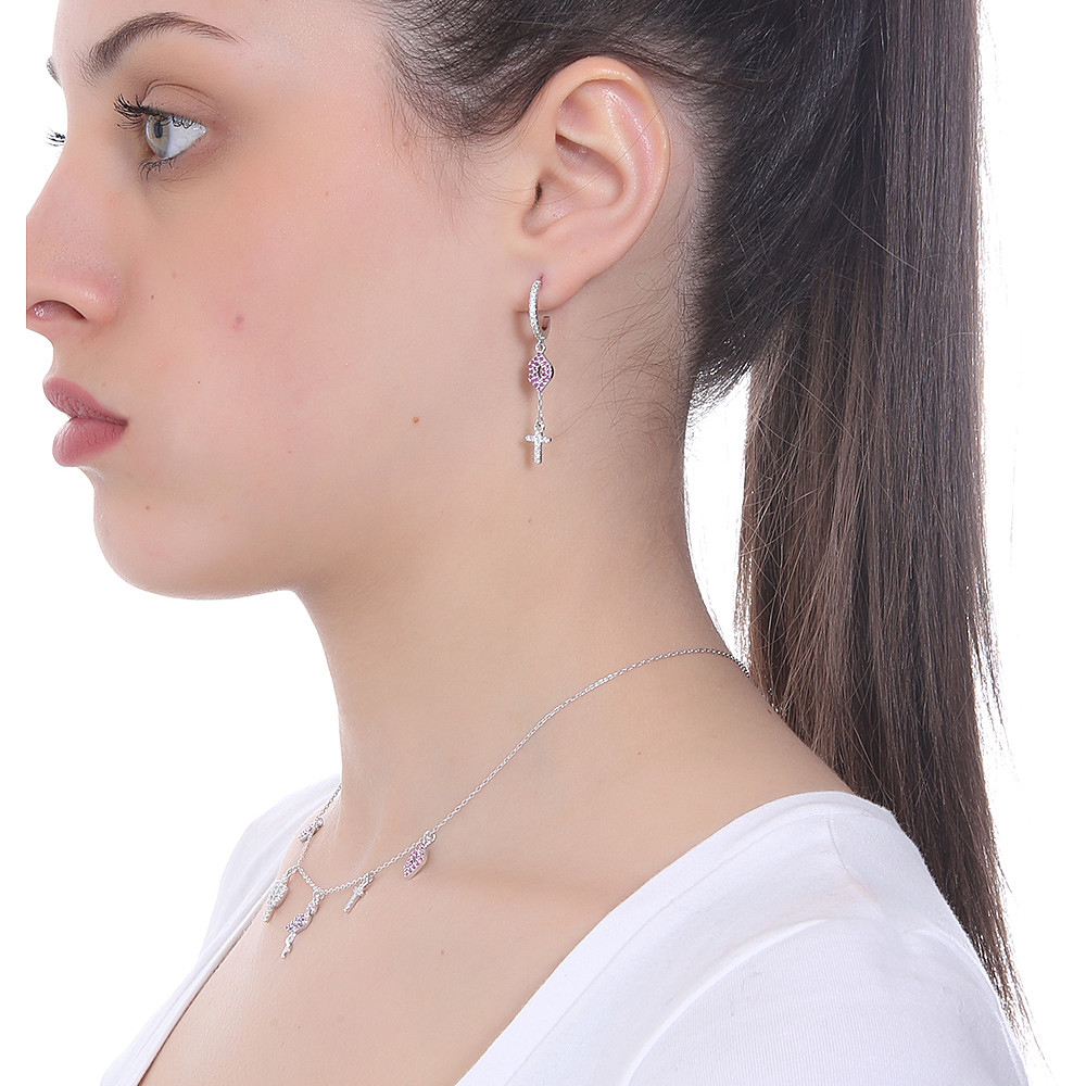 Boccadamo earrings Gaya woman GM049 wearing