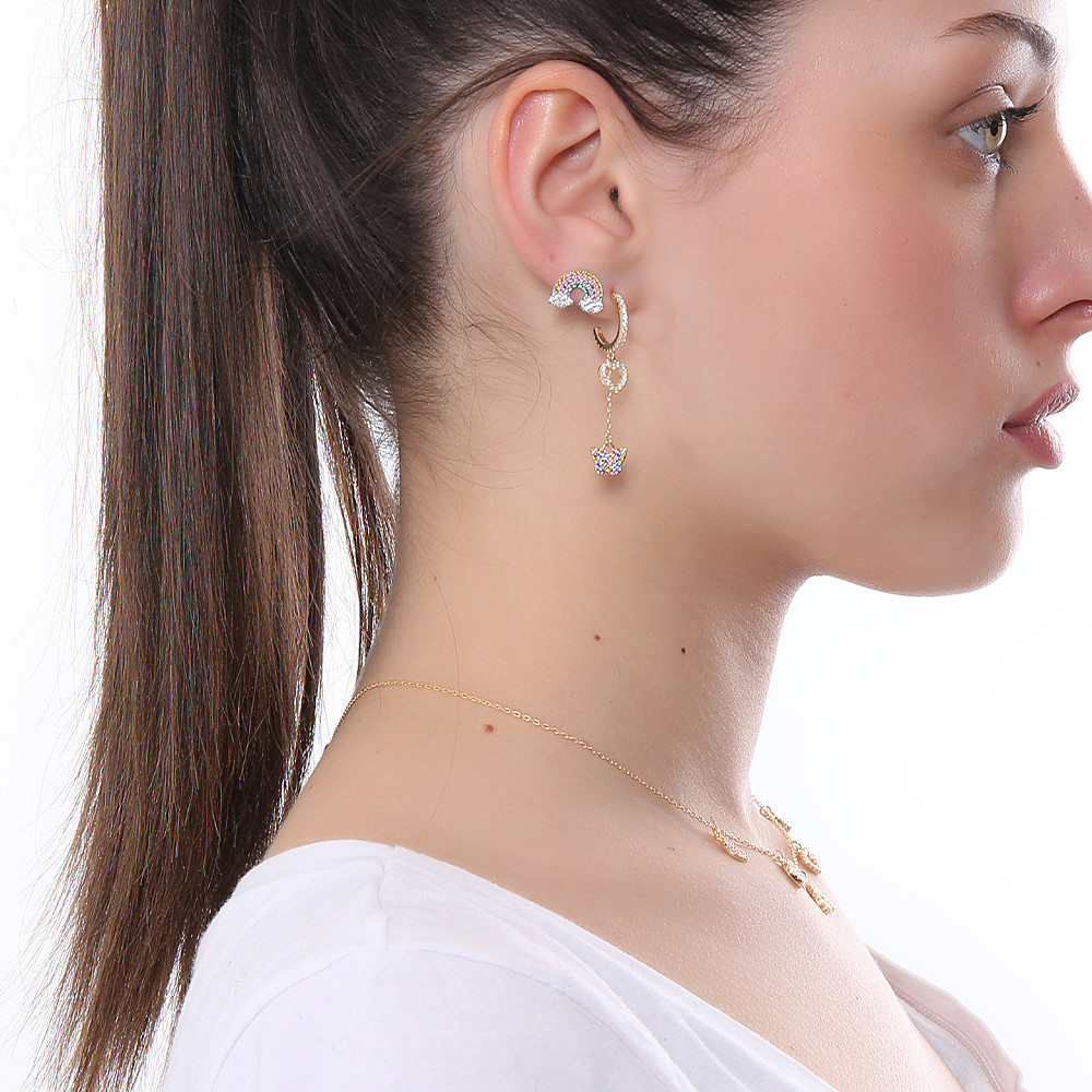 Boccadamo earrings Gaya woman GM052D wearing