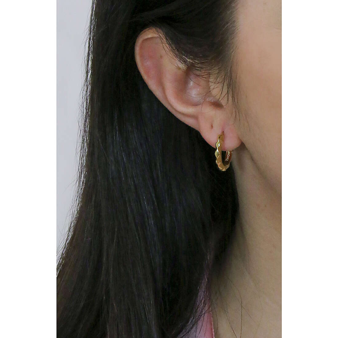 Brosway earrings Chakra woman BHKE140 wearing