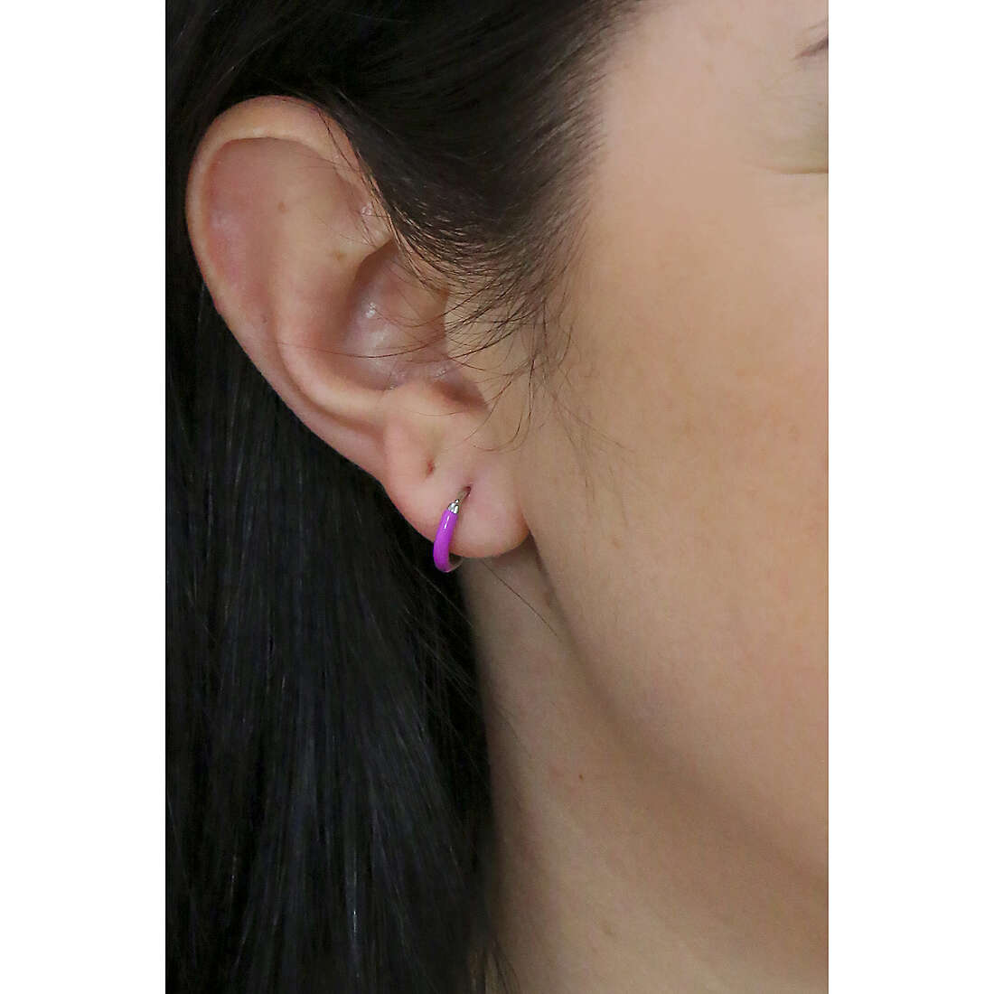 Brosway earrings Symphonia woman BYM117 wearing