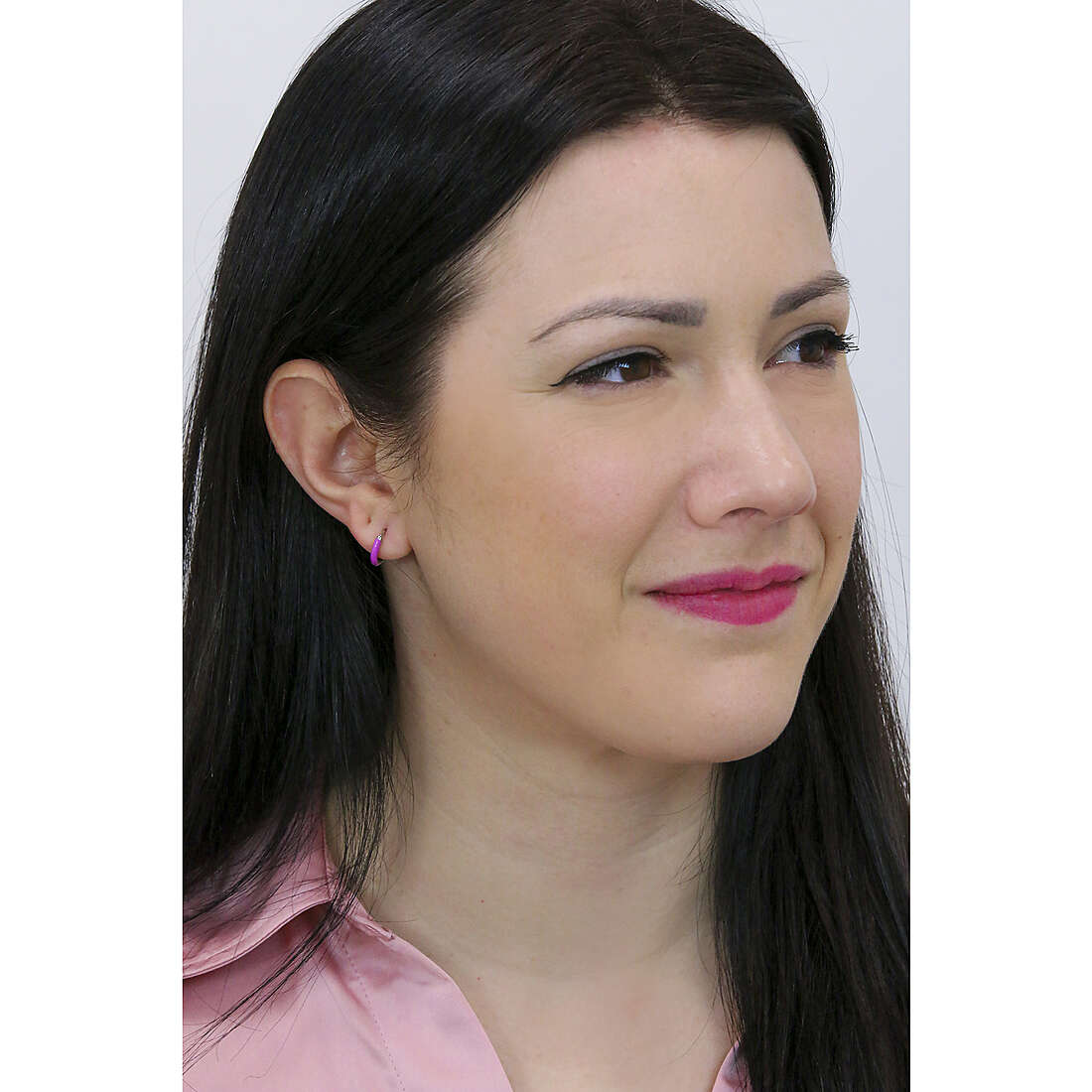 Brosway earrings Symphonia woman BYM117 wearing