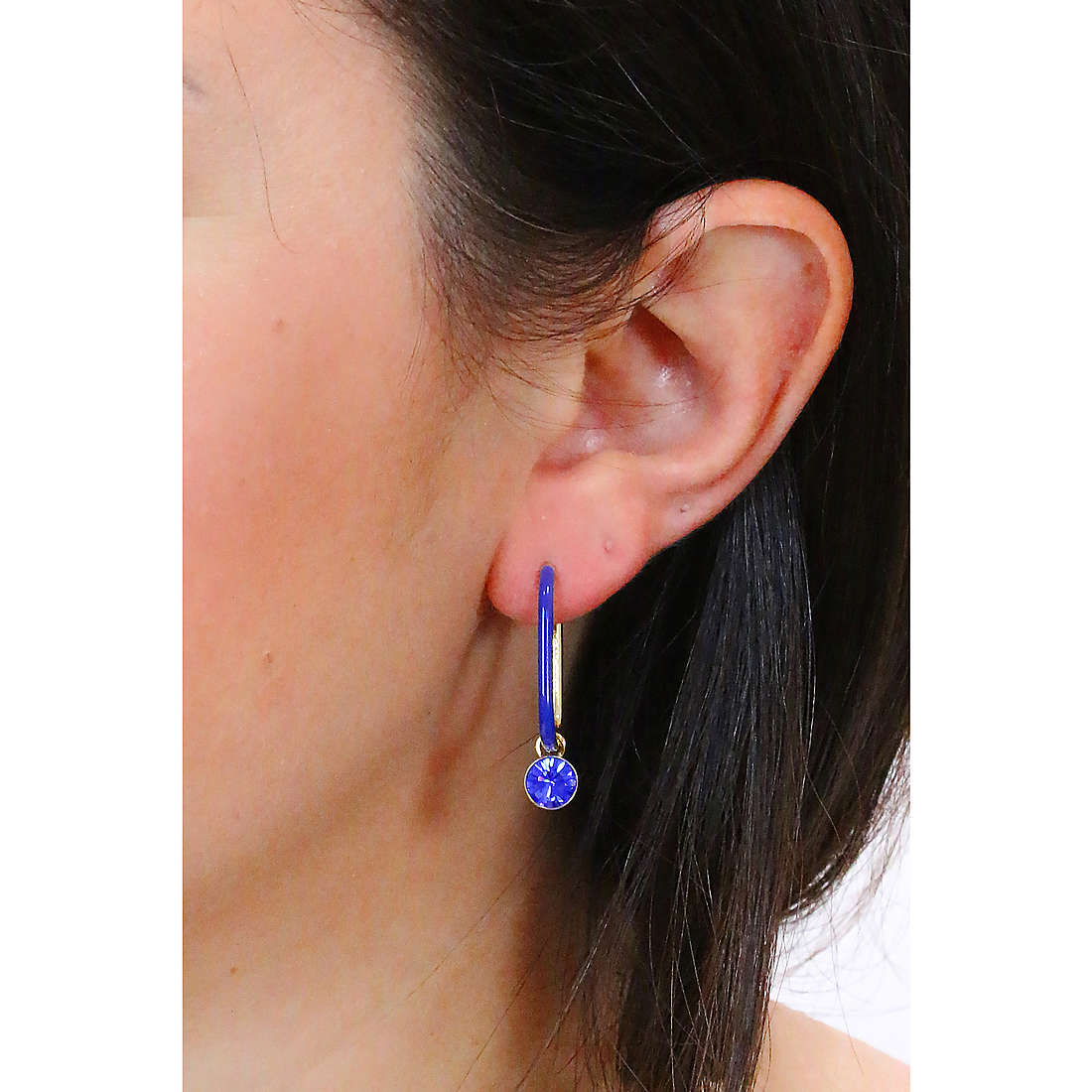 Brosway earrings Symphonia woman BYM130 wearing