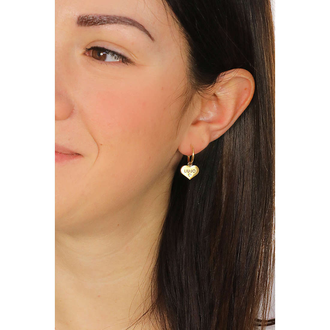 Liujo earrings Brilliant woman LJ1655 wearing