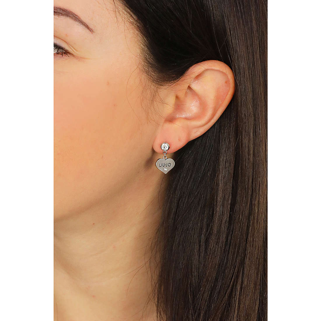 Liujo earrings Brilliant woman LJ1669 wearing