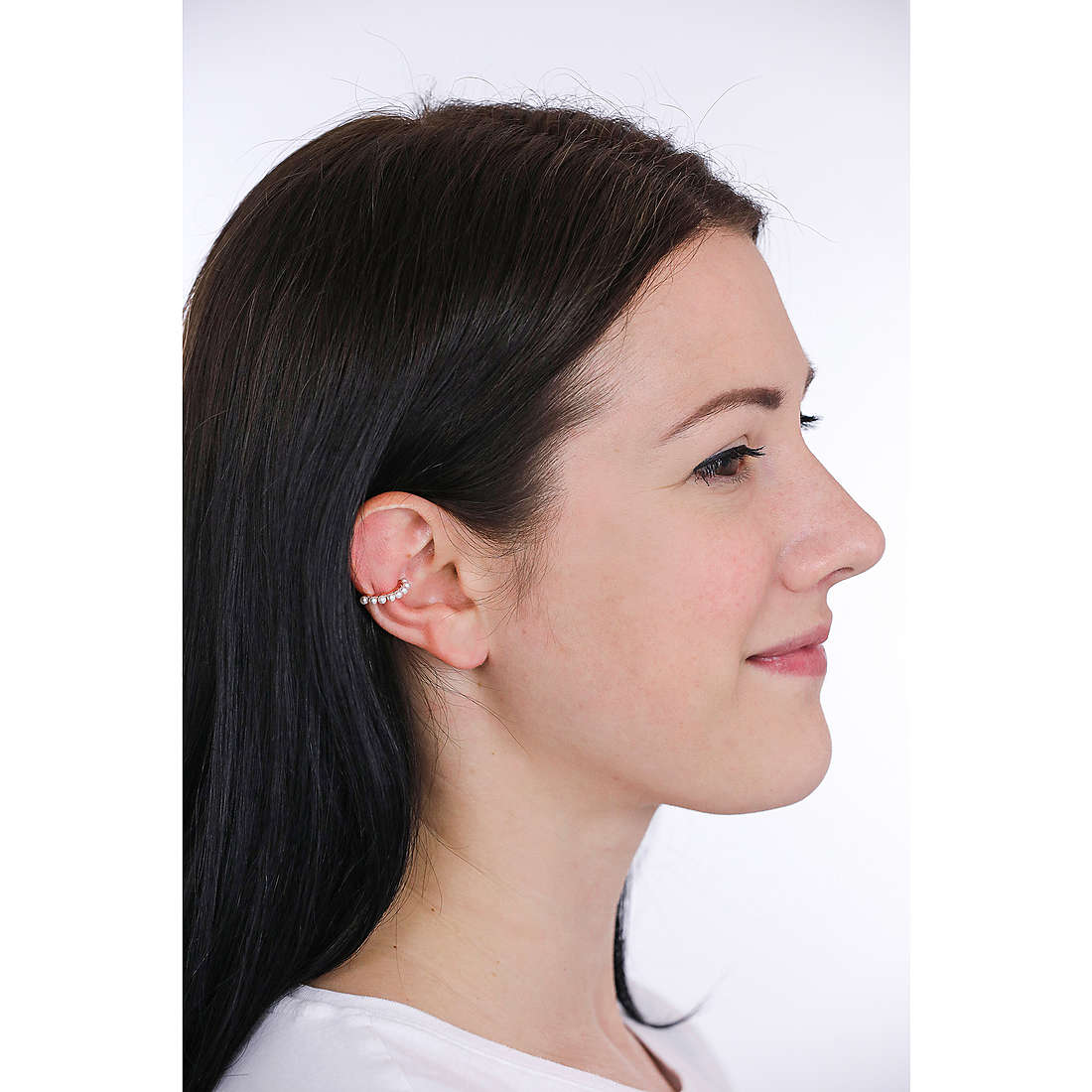Rebecca earrings Golden ear woman SGEORB03 wearing