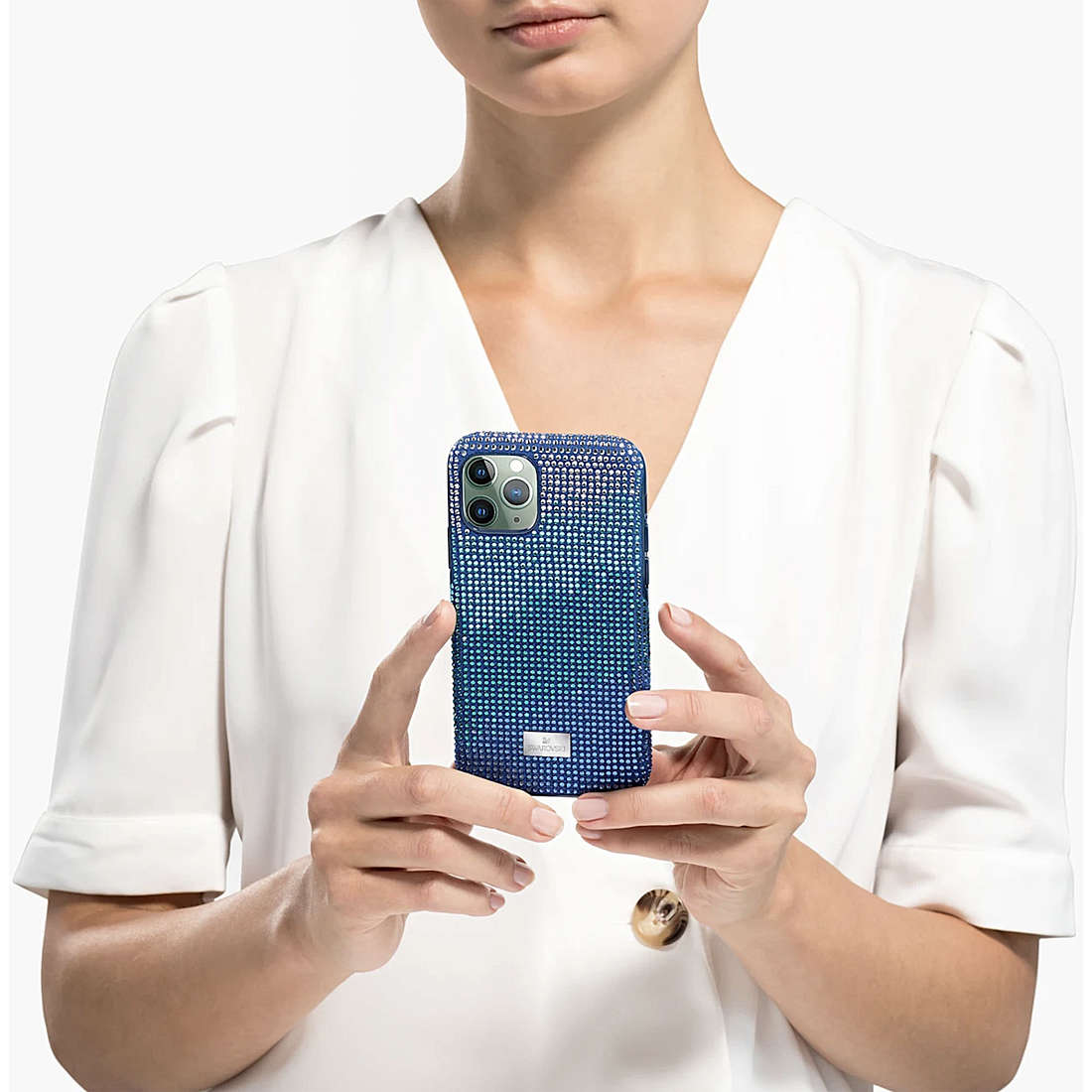 Swarovski smartphone case Crystalgram ND 5533958 wearing