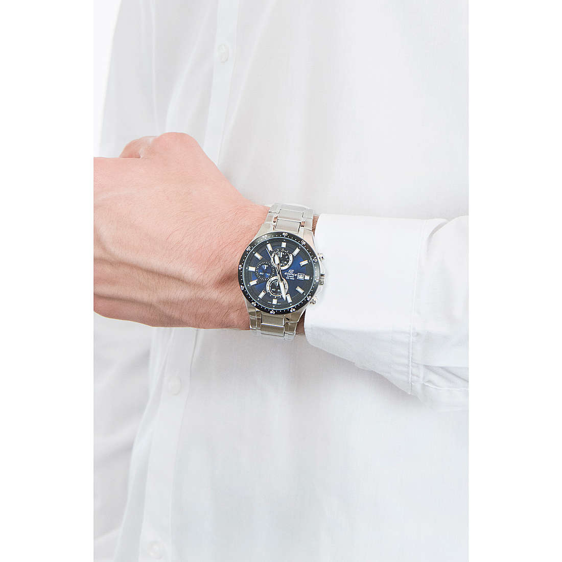 Casio chronographs Edifice man EFR-519D-2AVEF wearing