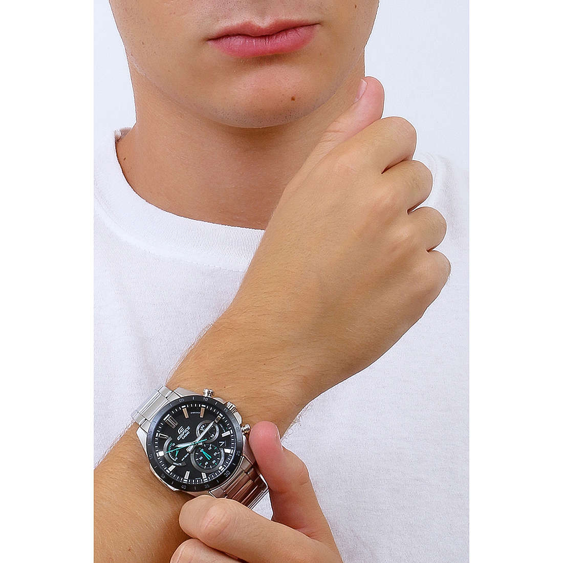Casio chronographs Edifice man EFR-573DB-1AVUEF wearing