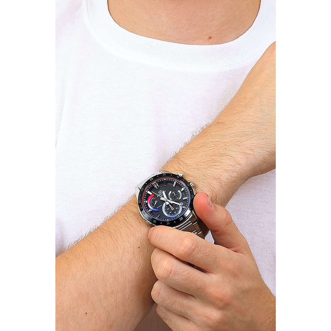 Casio chronographs Edifice man EFR-573HG-1AVUEF wearing