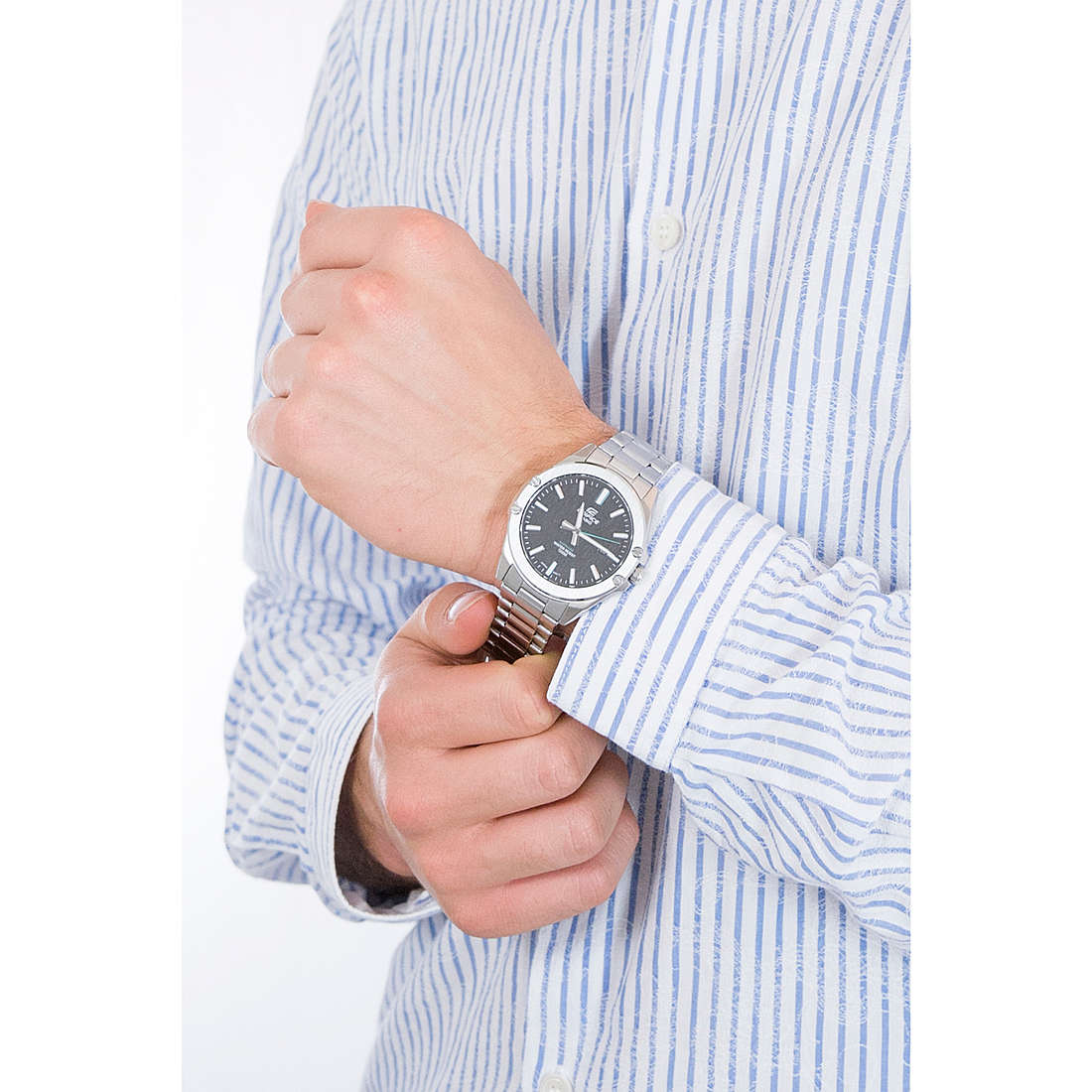 Casio chronographs Edifice man EFR-S107D-1AVUEF wearing