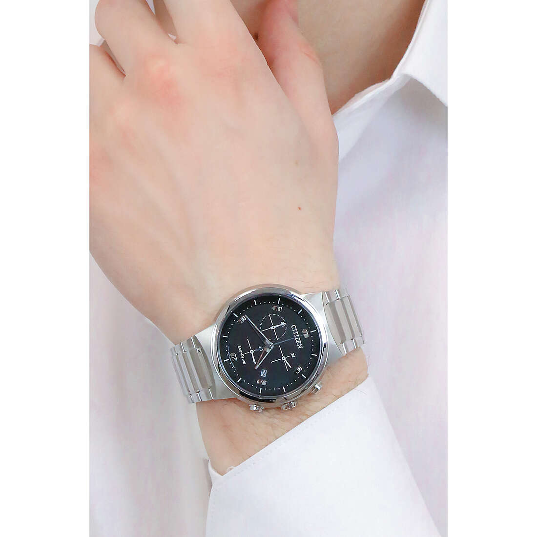 Citizen chronographs Modern man AT2400-81E wearing