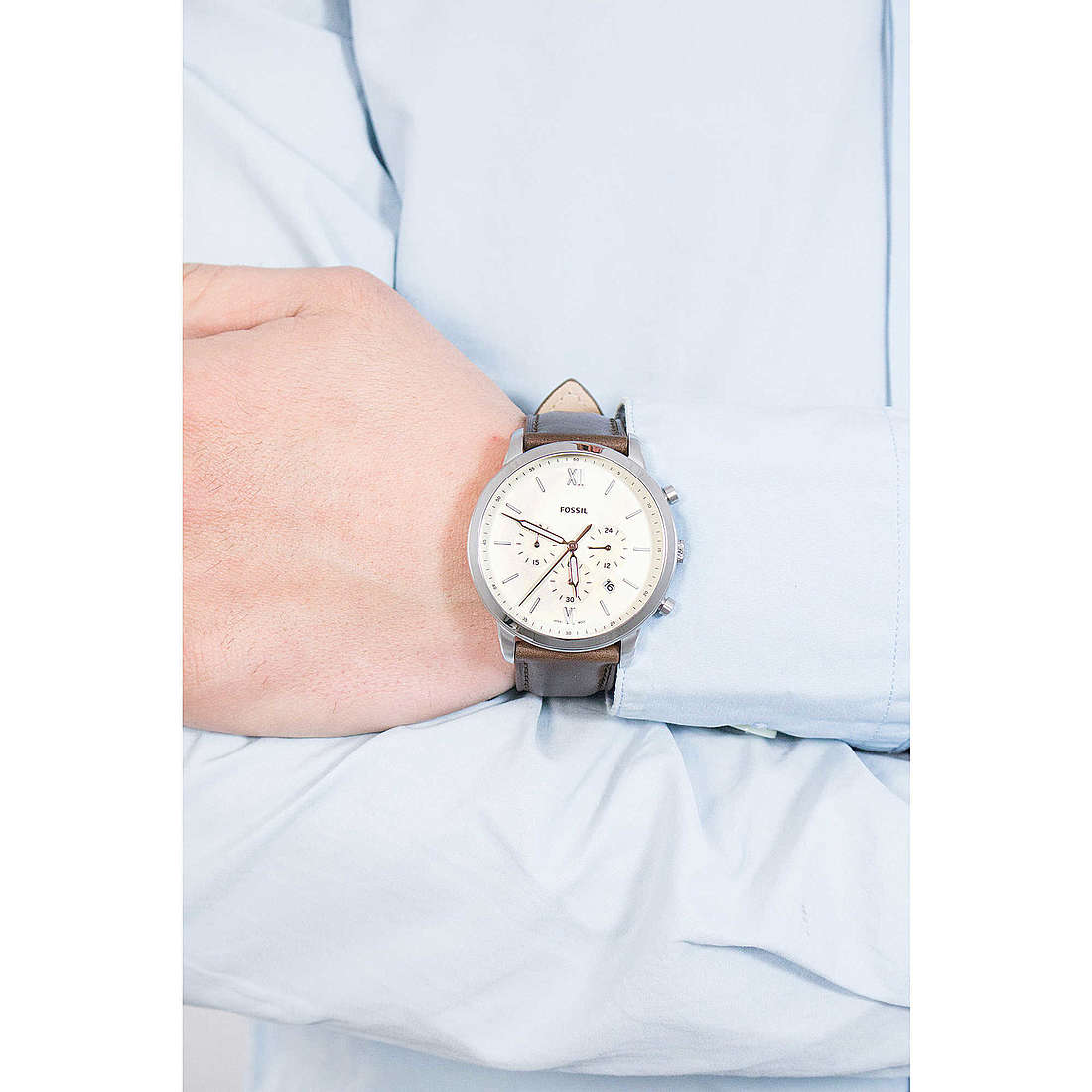 Fossil chronographs Neutra man FS5380 wearing