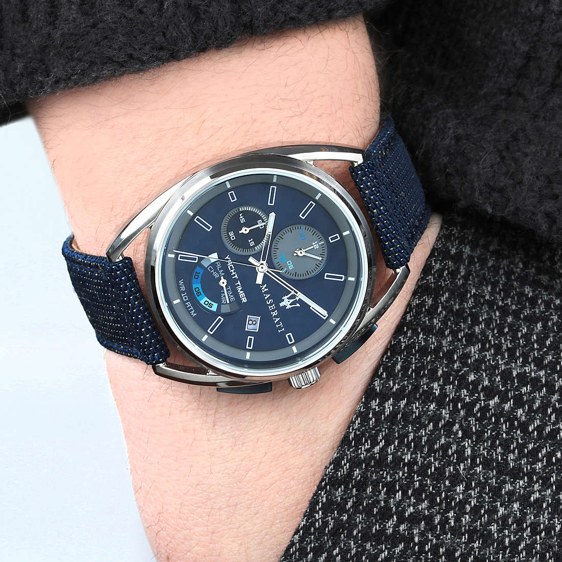 Maserati chronographs Trimarano man R8851132001 wearing