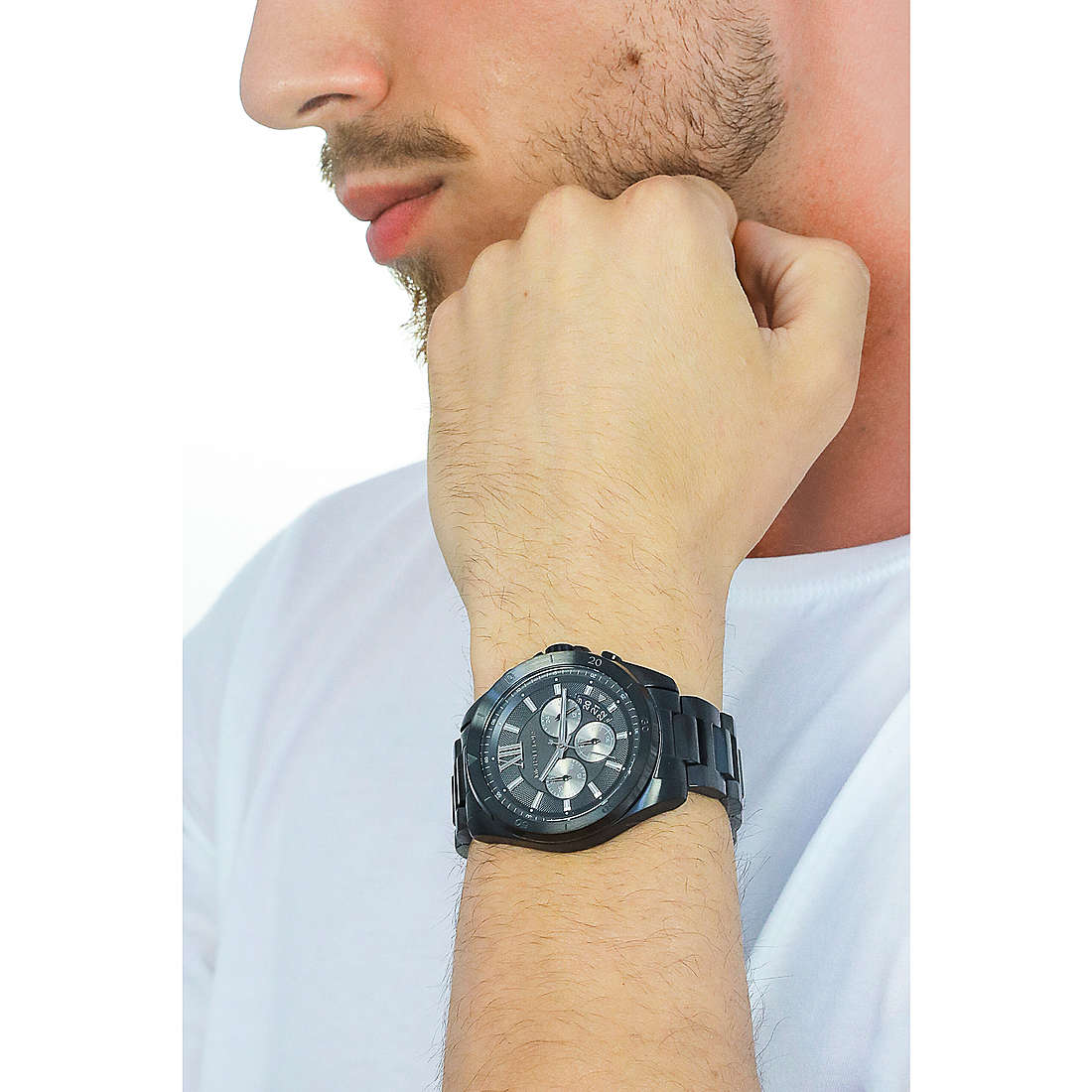 Michael Kors chronographs Brecken man MK8858 wearing
