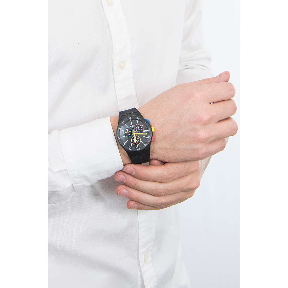 Swatch chronographs Bau Swatch man SUSB416 wearing