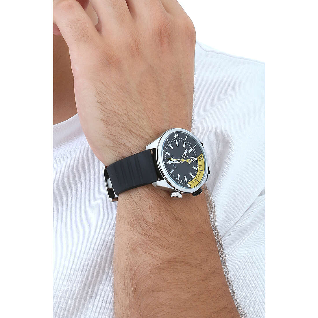 Timex chronographs man TW2V73400 wearing