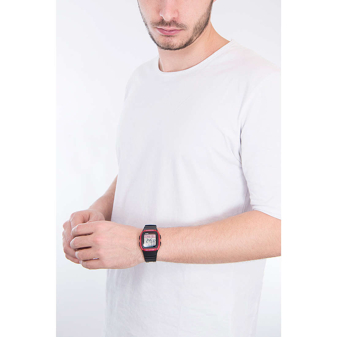 Casio multifunction Collection man W-96H-4AVEF wearing