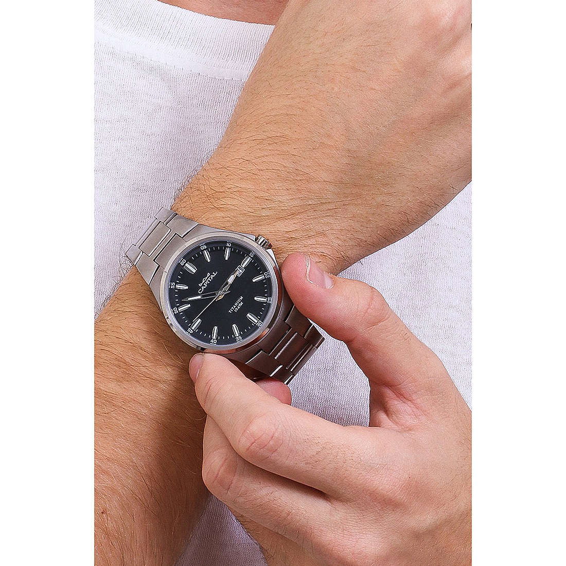 Capital only time Titanio man AX395-3 wearing