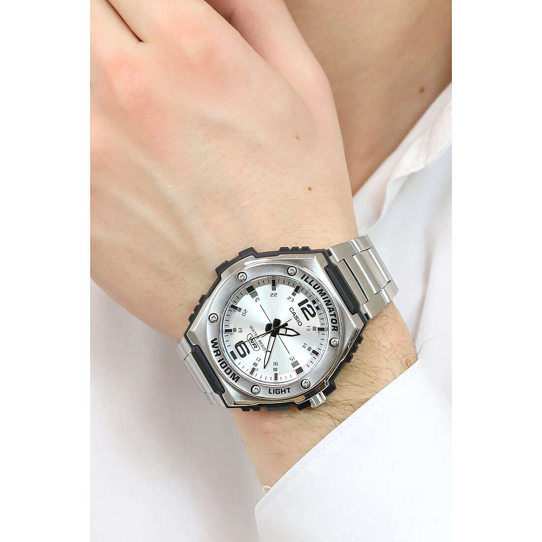 Casio only time Casio Collection man MWA-100HD-7AVEF wearing