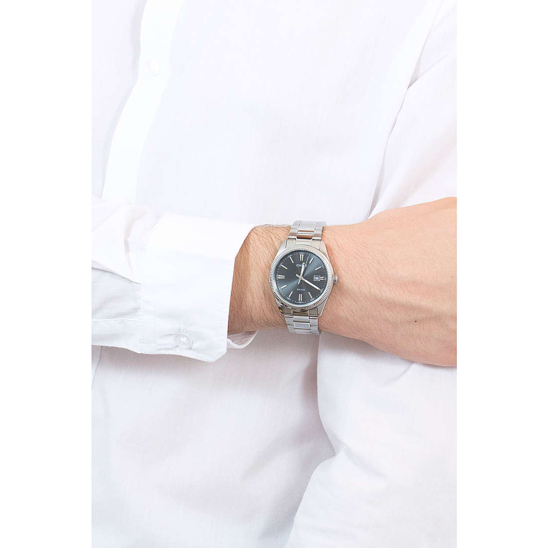 Casio only time Collection man MTP-1302PD-1A1VEF wearing