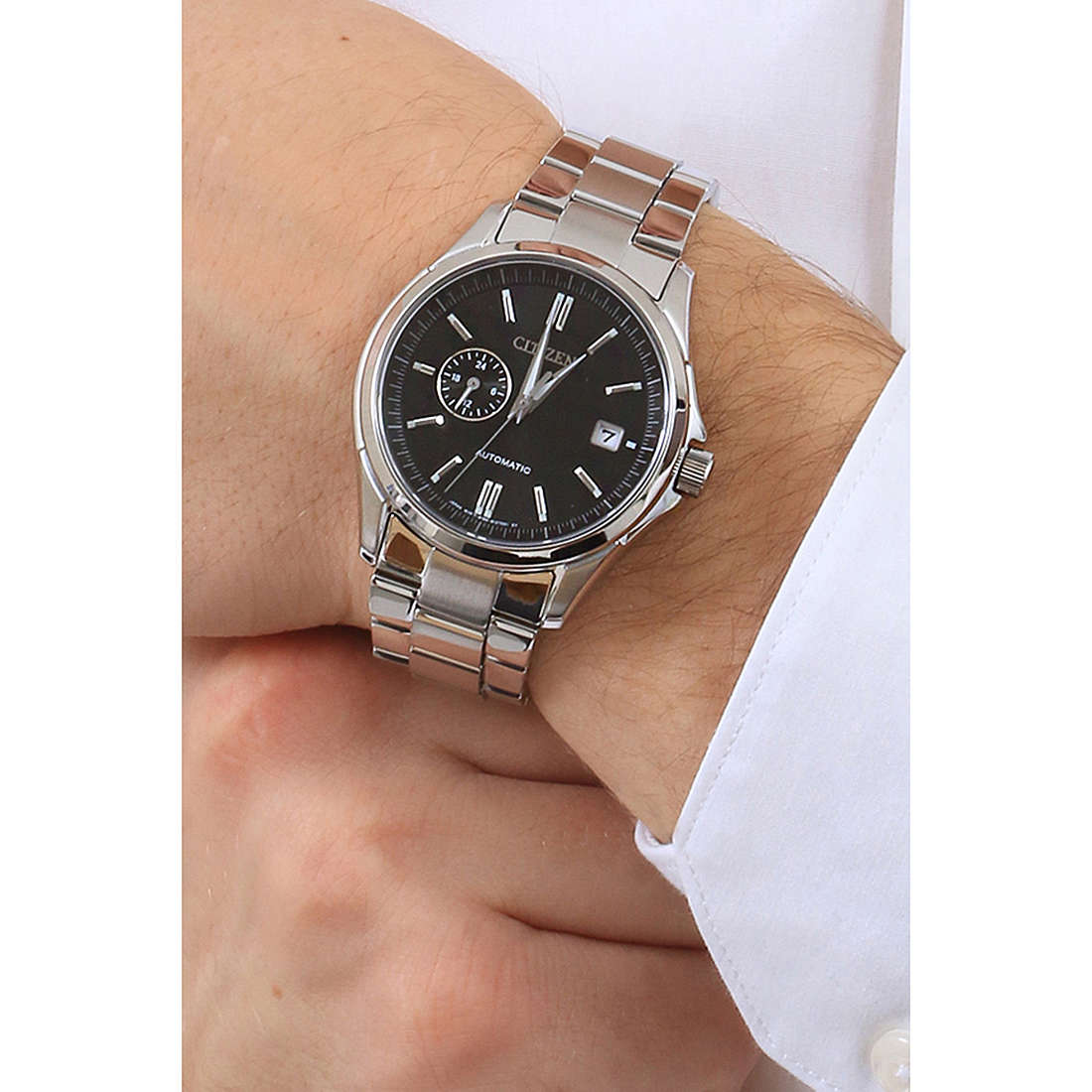 Citizen only time Meccanico man NP3021-54E wearing