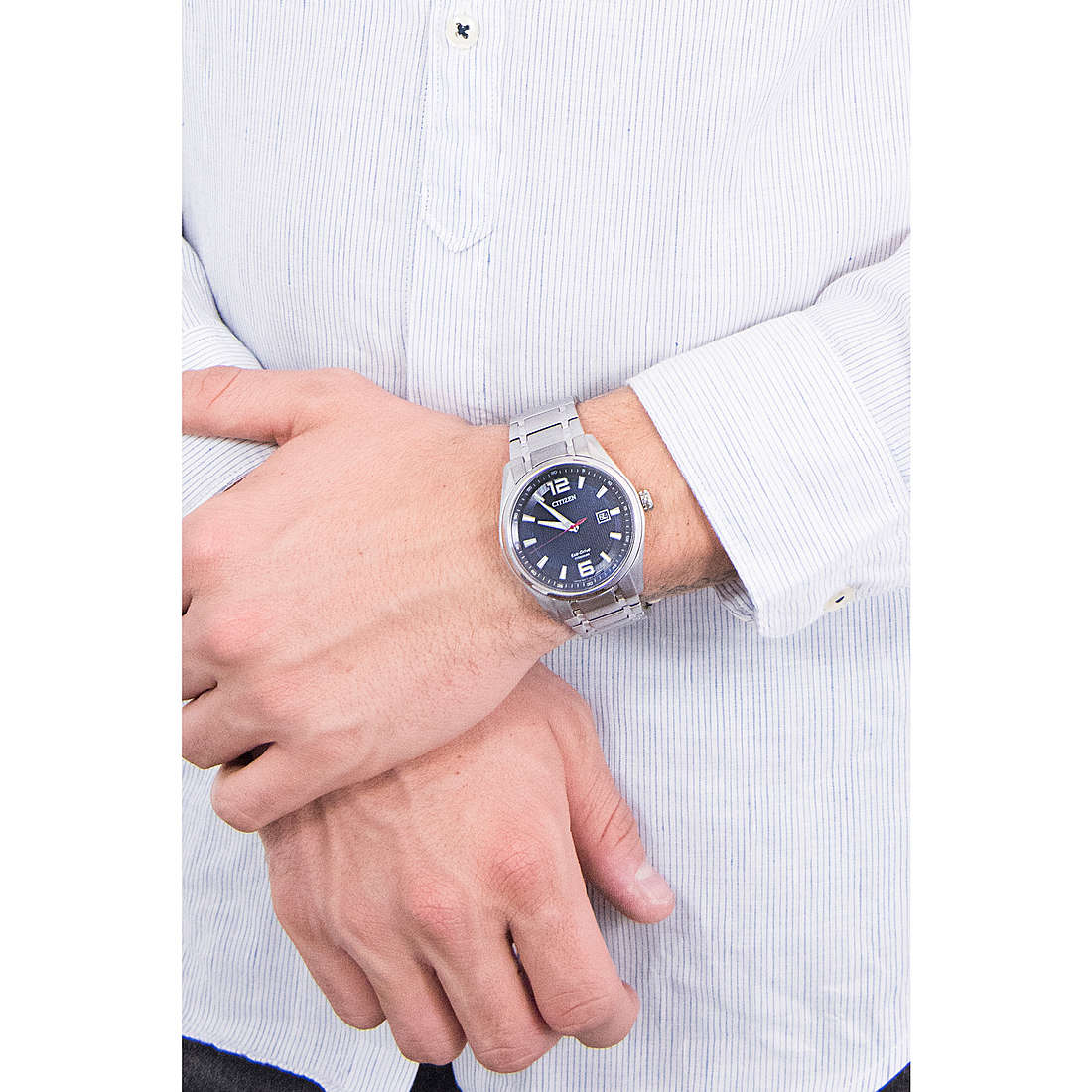 Citizen only time Super Titanio man AW1240-57M wearing