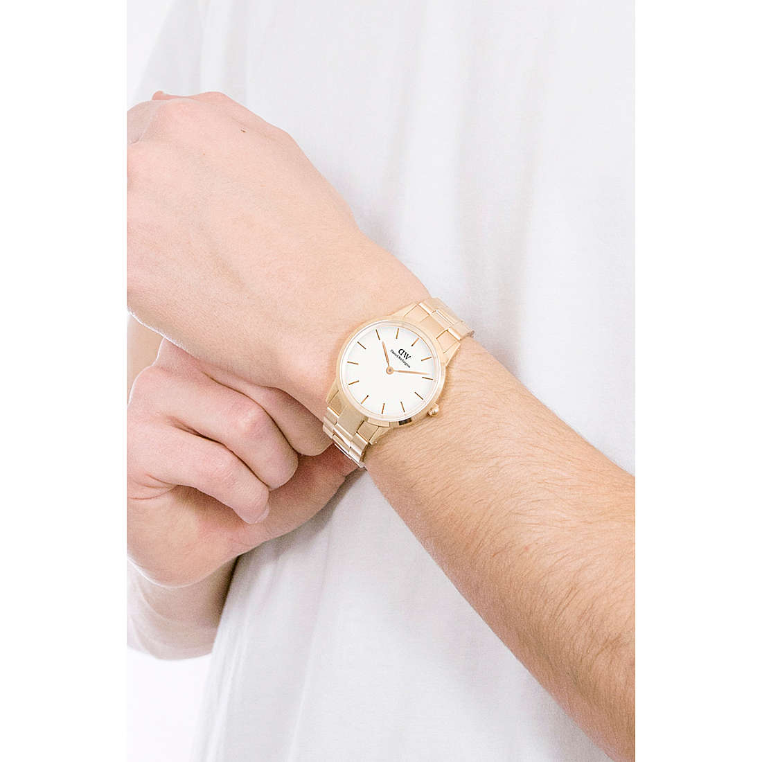 Daniel Wellington only time Iconic Link man DW00100343 wearing