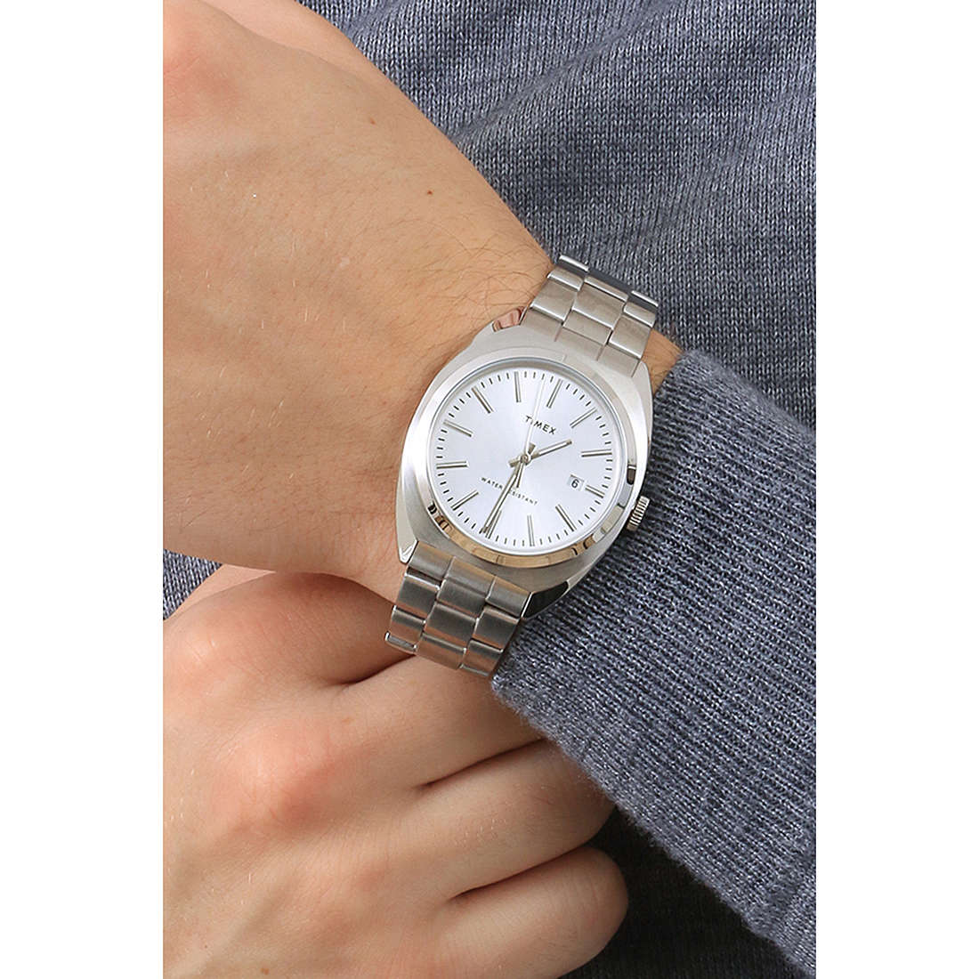 Timex only time Milano Xl man TW2U15600D7 wearing