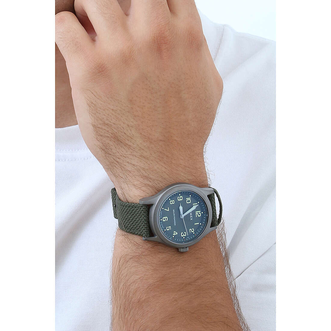 Timex only time man TW2V64700 photo wearing