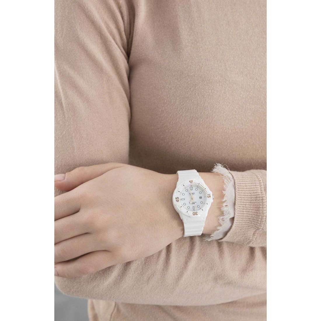 Casio only time Casio Collection woman LRW-200H-7E2VEF wearing