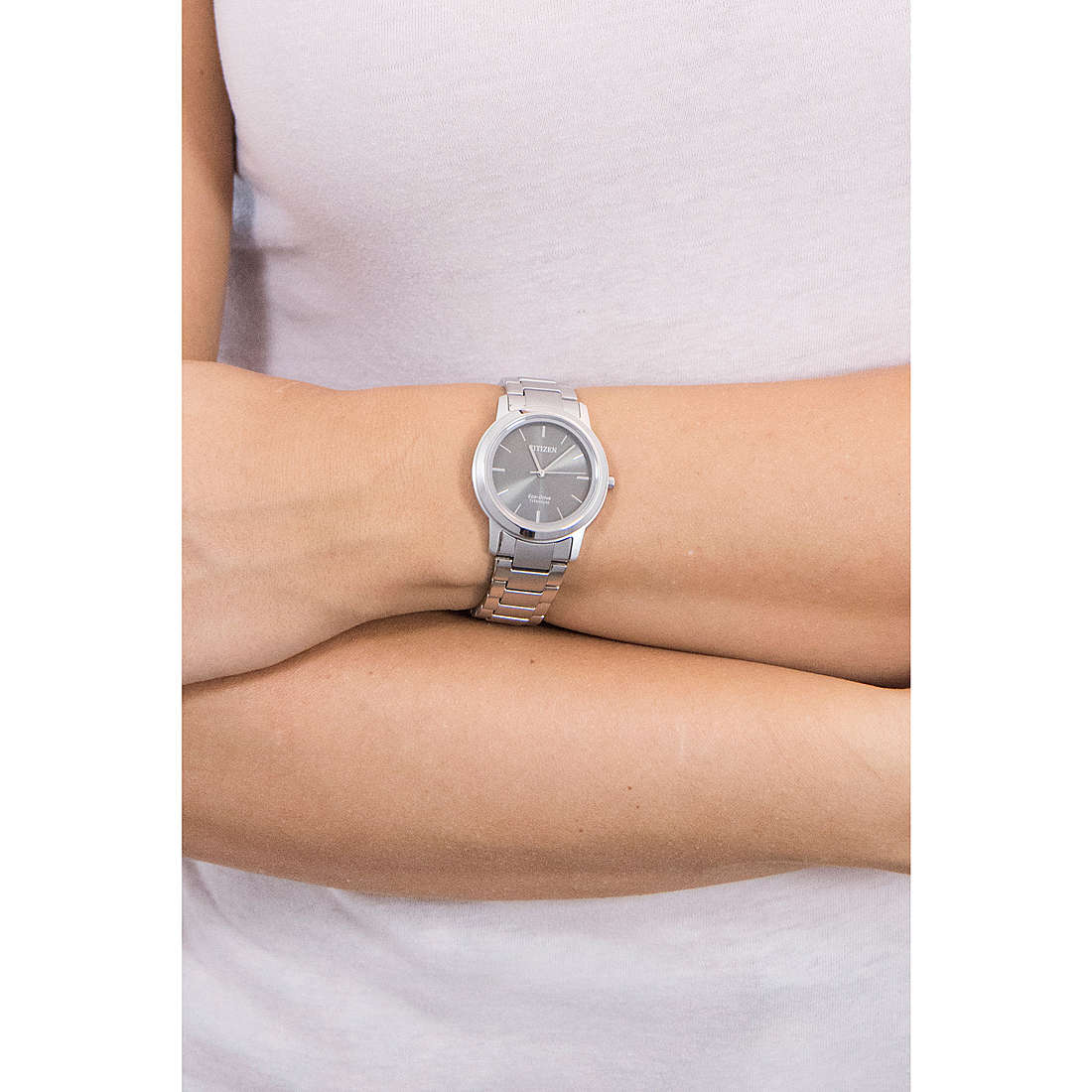 Citizen only time Super Titanio woman FE7020-85H wearing