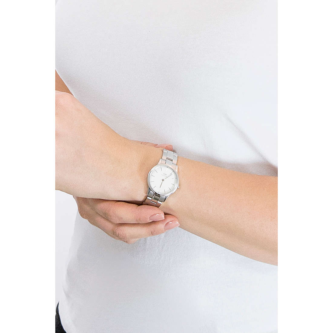 Daniel Wellington only time Iconic Link woman DW00100207 wearing