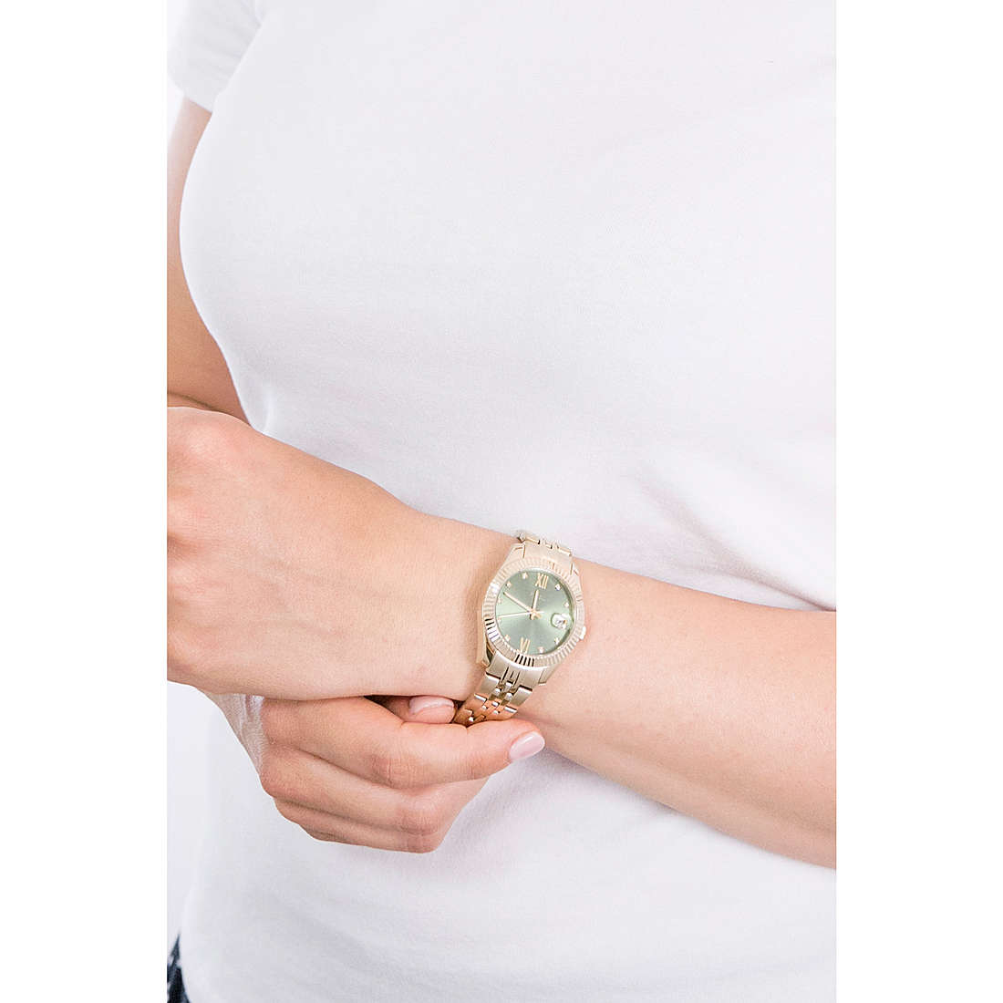 Fossil only time woman ES4903 wearing