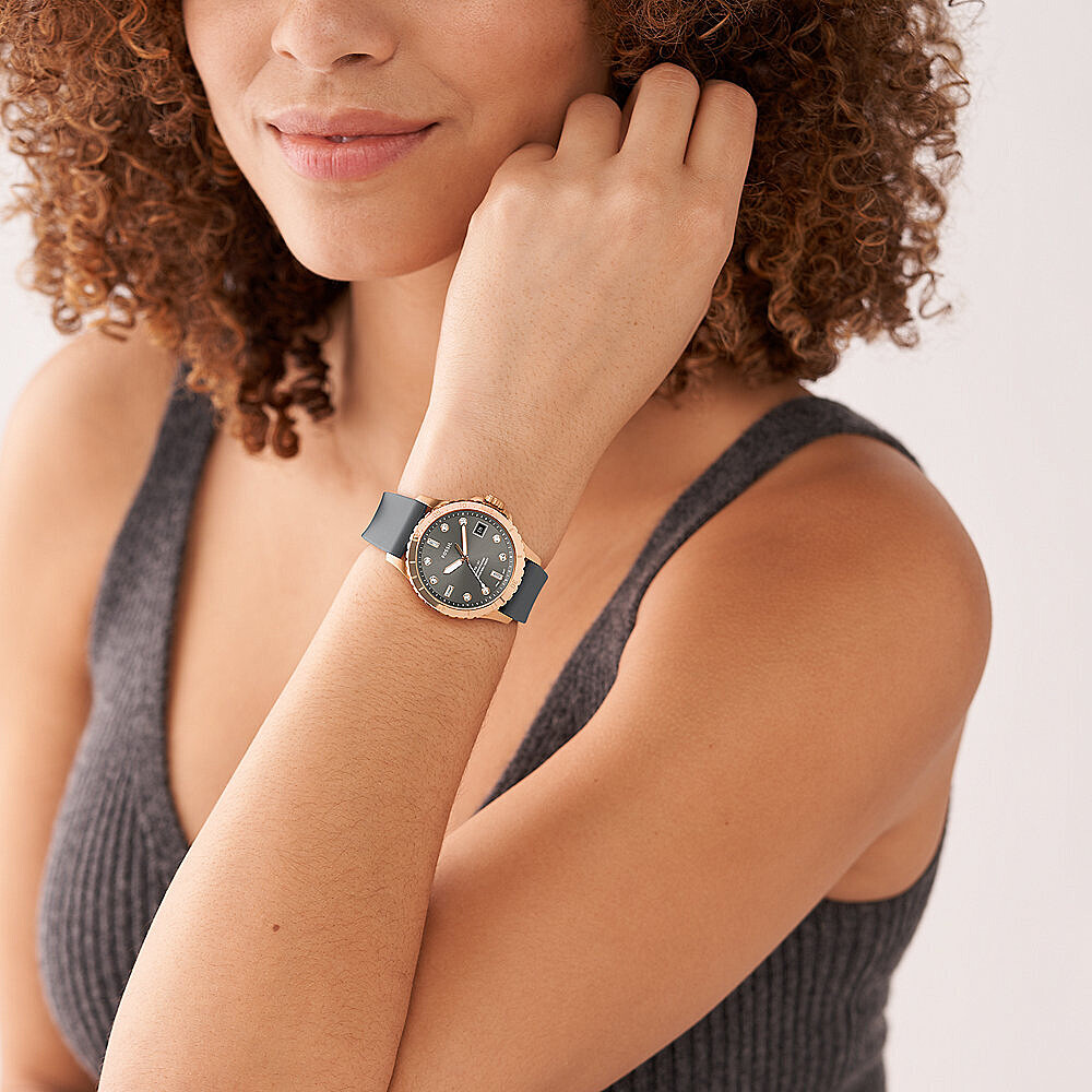 Fossil only time woman ES5293 photo wearing