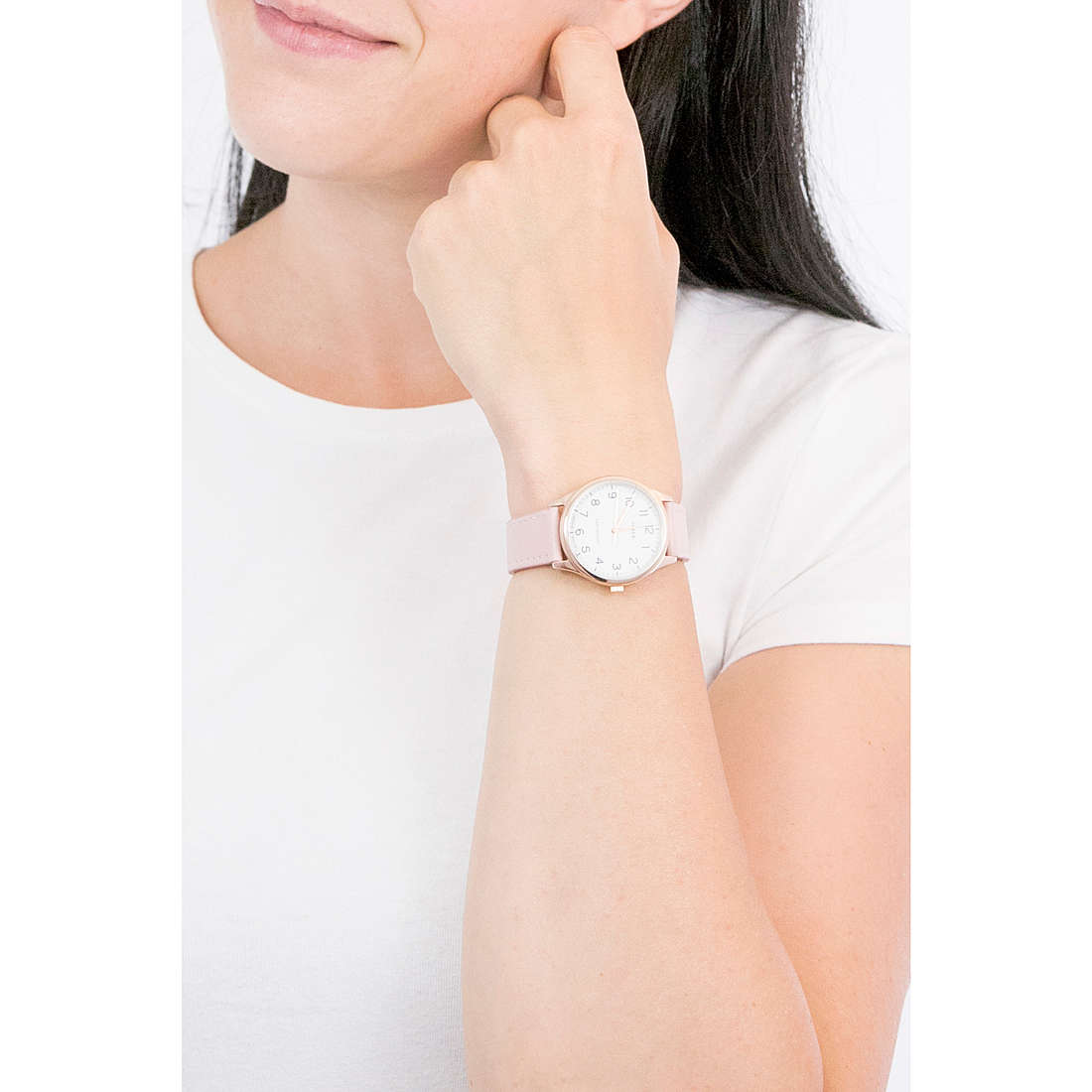Timex only time Easy Reader woman TW2U22000D7 wearing