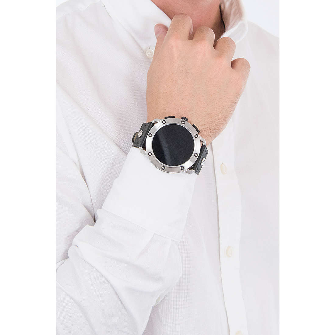 Diesel Smartwatches Axial man DZT2014 wearing