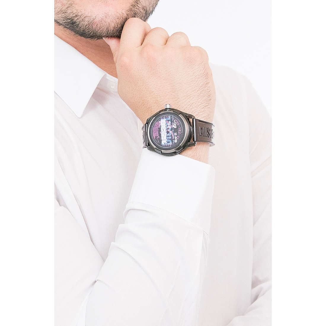 Diesel Smartwatches Spring 2020 man DZT2018 wearing