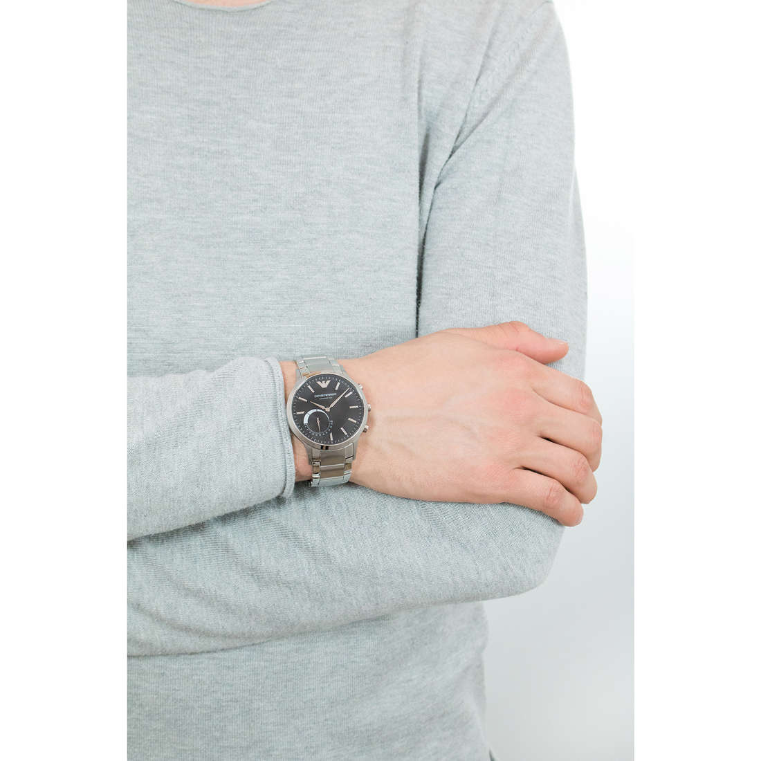Emporio Armani Smartwatches man ART3000 wearing
