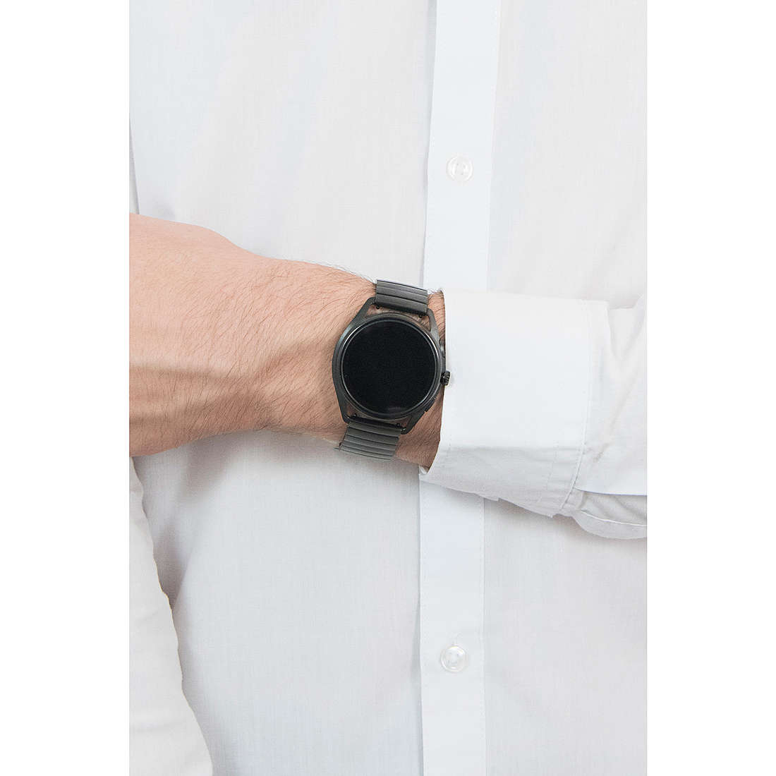 Emporio Armani Smartwatches man ART5007 wearing