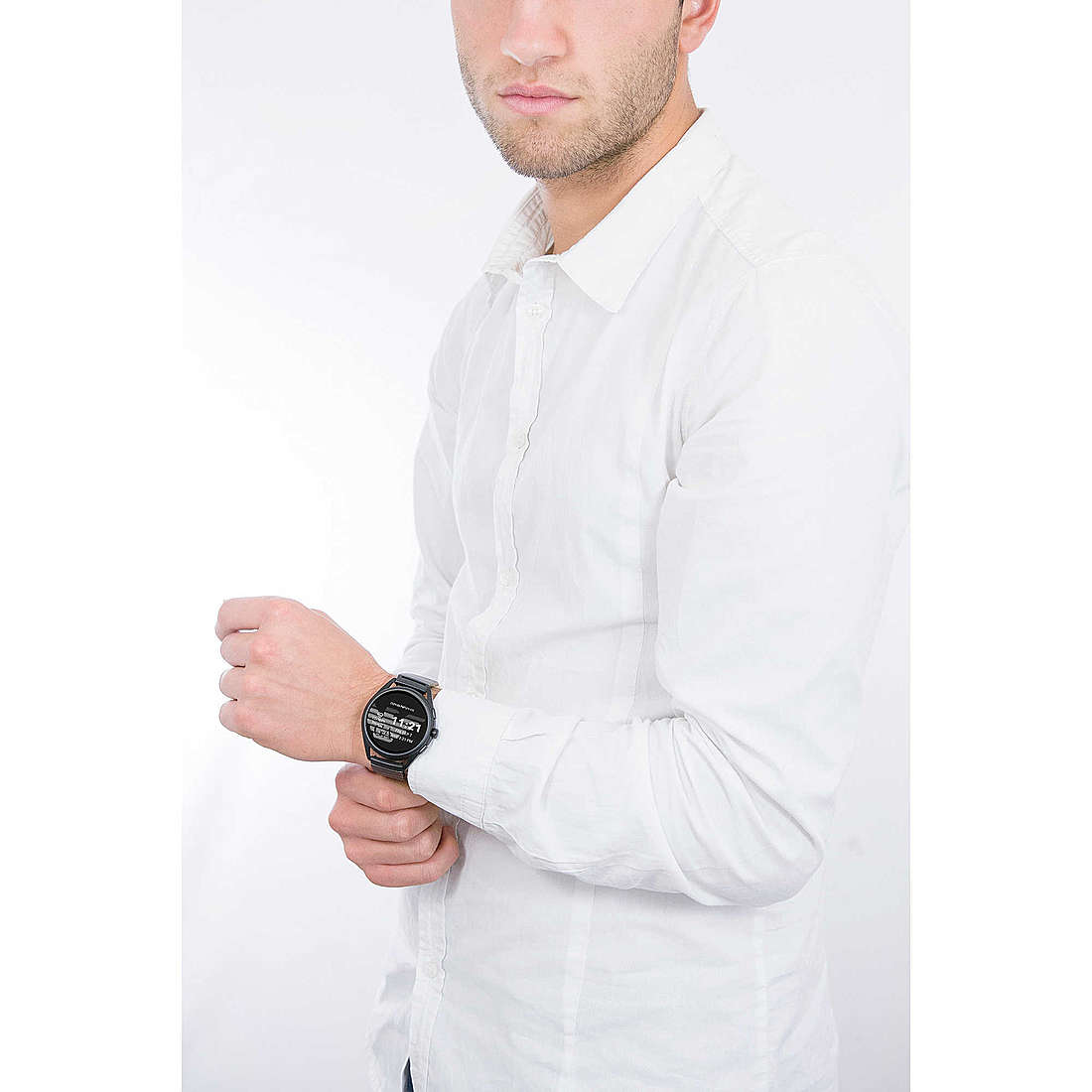 Emporio Armani Smartwatches man ART5020 wearing