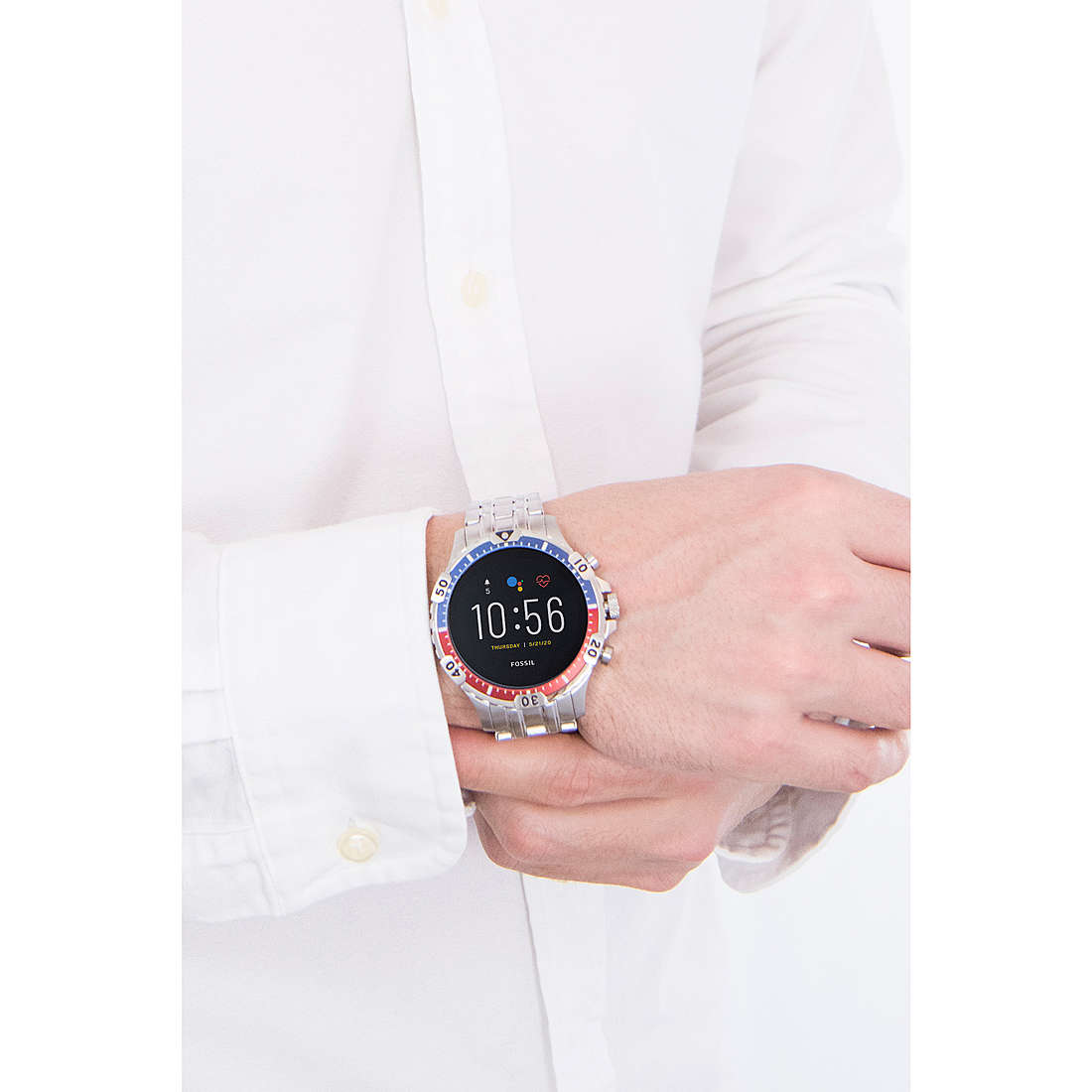 Fossil Smartwatches Spring 2020 man FTW4040 wearing