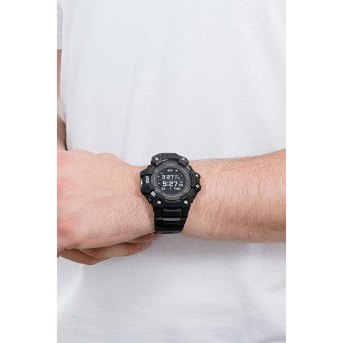 G-Shock Smartwatches G-Squad man GBD-H1000-1ER wearing