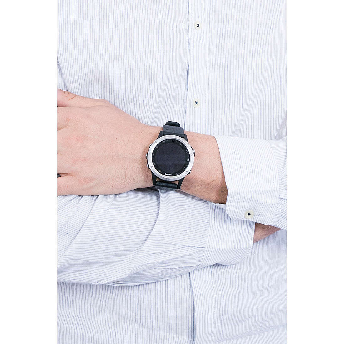 Garmin Smartwatches Fenix man 010-01988-11 wearing
